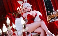 红衣兔女郎